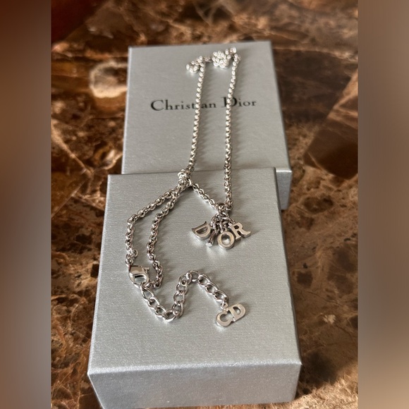 ❌❌SOLD ON FB❌❌🎀Christian Dior Necklace🎀 - Picture 5 of 7